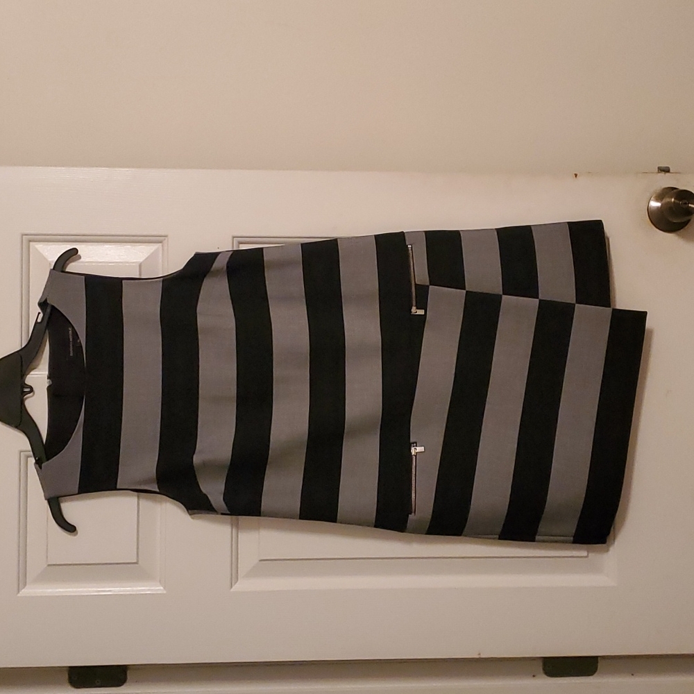 Dress - Knee length